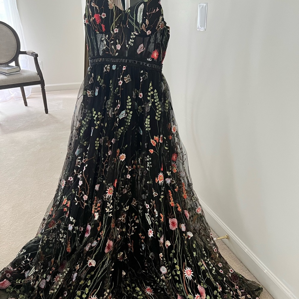 Beautiful maxi dress, top sheer and bottom skirt is sheer long with mini slip